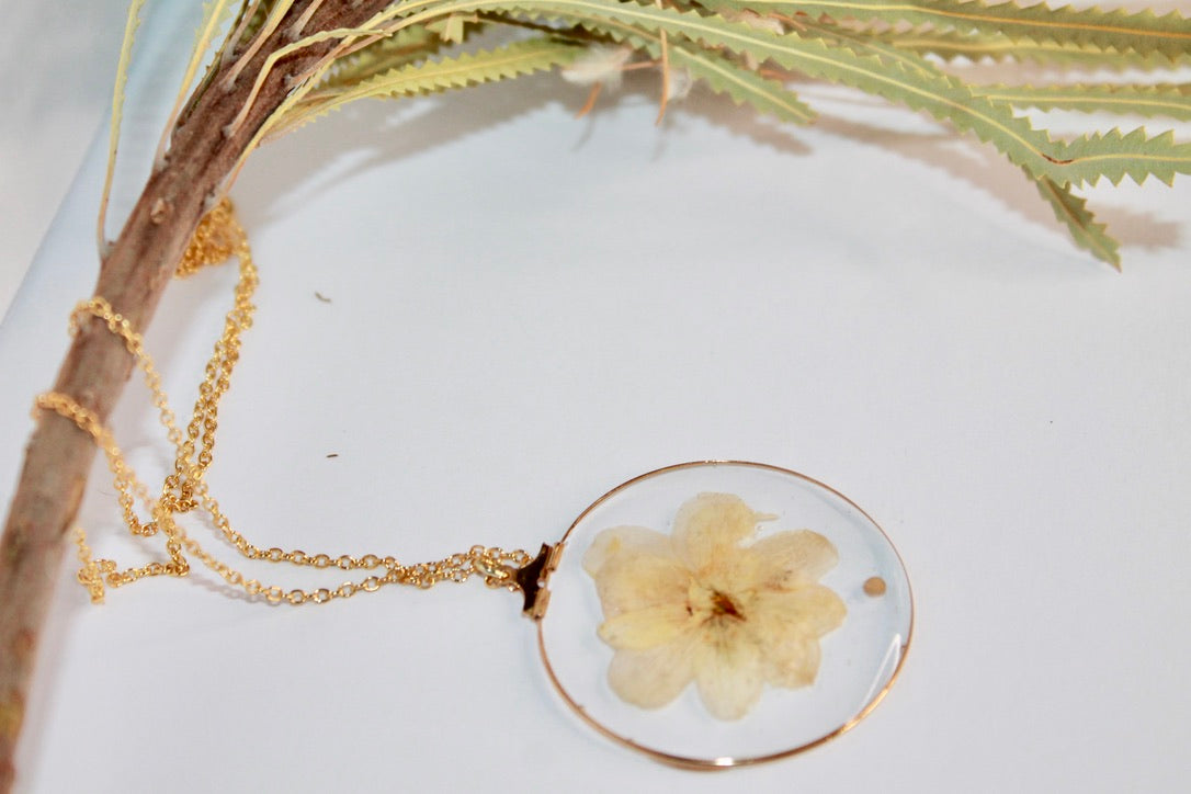 Necklace - Cream Yellow Flower - Medium Length Chain