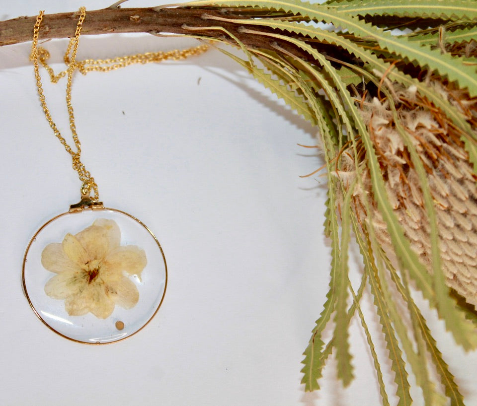 Necklace - Cream Yellow Flower - Medium Length Chain